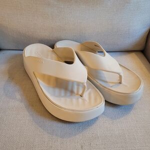 Crocs Women's Getaway Platform Flip Flop Sandals W10